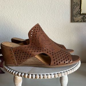 Latigo Janis leather with wood wedge open toe NEW size 11